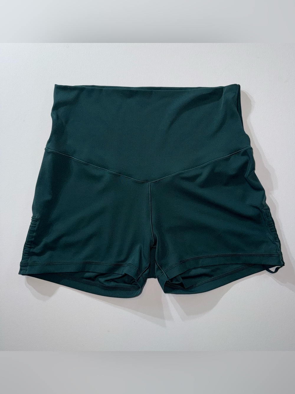 OFFLINE by Aerie Real Me High Rise 3” Ruched Shorts Green Size Large